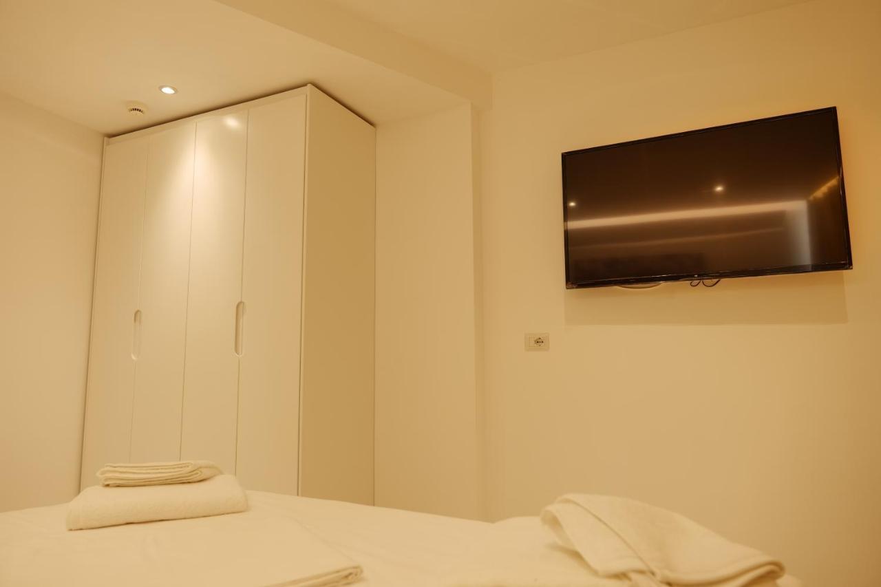 Lumi Hotel Sarandë Exterior foto